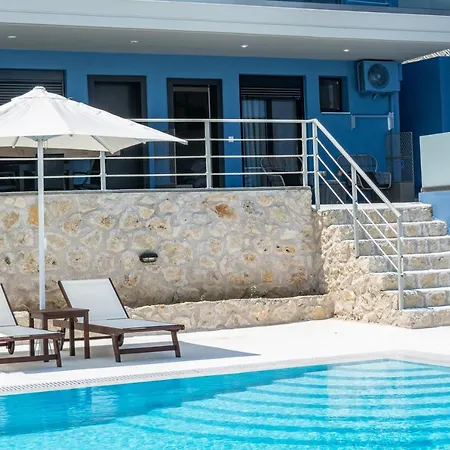 Anelia's And Lydia's Design Swimming Pool Apartmán Nikiana
